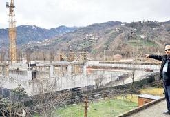 Deprem değil HES çatlattı