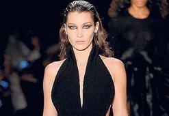 Bella Hadid büyüledi