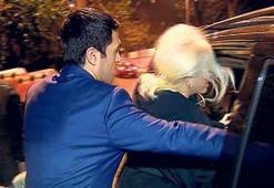 Ajda Pekkan ayakta duramıyor