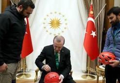 Cumhurbaşkanı Erdoğan'a dağcılardan anlamlı hediye