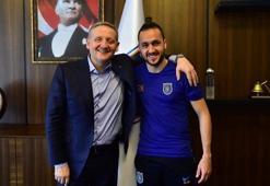 Başakşehir'de çifte imza!