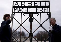 Nazi kampından çalınan tarihi kapı sergilenecek!