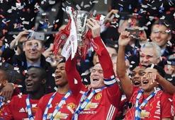 İngiltere Lig Kupası Manchester United'ın