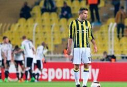 Robin van Persie Çin'den döndü
