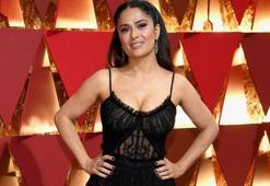 Salma Hayek Oscar törenine damga vurdu!