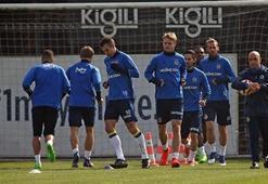 Fenerbahçe "kupa"ya sarıldı