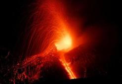 Korkulan oldu! Etna yeniden faaliyete geçti