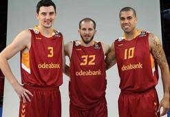 Galatasaray'da iki kadro dışı!