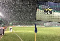 Lotte-Borussia Dortmund maçına kar engeli