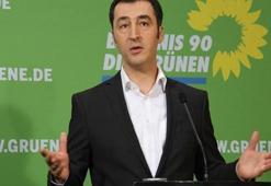Cem Özdemir'in Türkiye nefreti! Bakın ne önerdi!