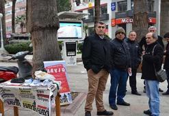 Denizli'de 'Hayır' standına kaldırım taşlı saldırı: 3 yaralı