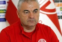 Rıza Çalımbay: Beşiktaş'ın kadrosu çok geniş
