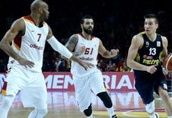 Galatasaray'a seyircisiz oynama cezası!