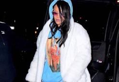Rihanna sokağa böyle çıktı!