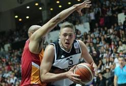 Olaylı derbide zafer Beşiktaş'ın!