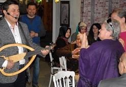 Coşkun Sabah, huzurevi sakinleri için söyledi