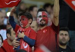 Antalya'da tribünler kapalı gişe!