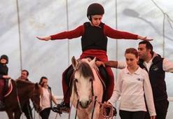 Engelli çocuklara 'At'la terapi'