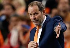Danny Blind'in görevine son verildi!