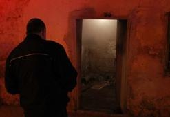 Yanan evine onun için girdi!
