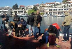 Deniz yatağıyla İzmir'den Yunanistan'a geçtiler