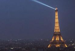 Eyfel Kulesi kurşun geçirmez cam