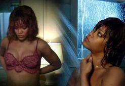 Rihanna duşa girdi