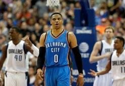 Westbrook'tan tarihi 'triple double'