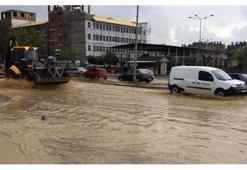 Mersin'de yağış etkili oldu