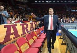Ergin Ataman'dan görülmemiş tepki! Terk etti...