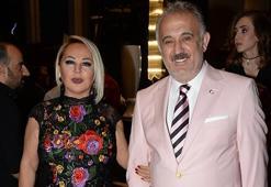 Beni aldatıyor