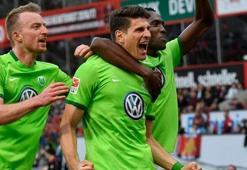 Mario Gomez'den 7 dakikada 3 gol!