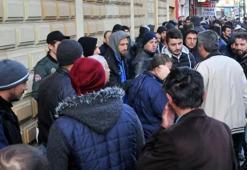 Geceden sıraya girdiler sabah şoke oldular