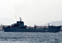 Rus donanması Çanakkale'den geçti