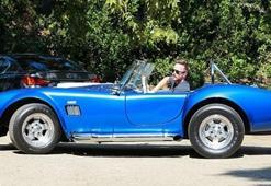 Otomobil tutkunu Aaron Paul!