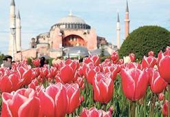 İstanbul’da lale devri başladı