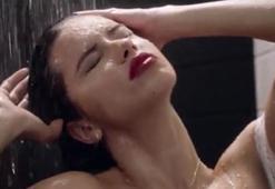 Adriana Lima'dan nefes kesen reklam!