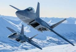 ABD jetleri Rus bombardıman uçaklarını engelledi