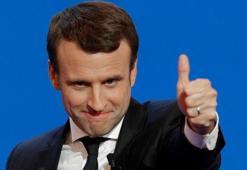 İkinci tura kalan Macron'dan ilk söz!