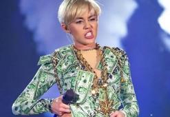 Miley Cyrus galaksiyi koruyacak!
