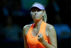 Sharapova galibiyetle döndü