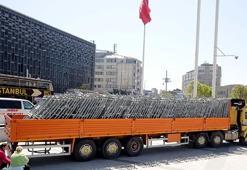 Taksim’de 1 Mayıs tedbirleri başladı