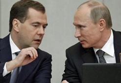 Rus Başbakan'ın istifası isteniyor!