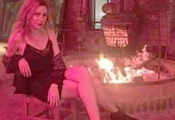 Sinem Kobal'ın 'gecelikli' pozu olay oldu!
