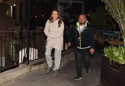 Pijamalarıyla sokakta