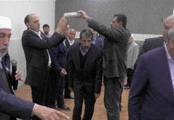 Olay Muş'ta yaşandı! Kur'an-ı Kerim'in altından geçtiler...