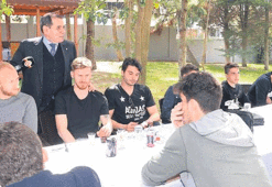 Özbek: 16 Takım: 18