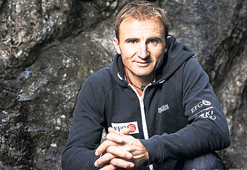 Everest’te rekor denemesi sonu oldu