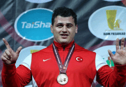 Rıza Kayaalp Avrupa Şampiyonu