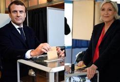Macron ve Le Pen oyunu kullandı